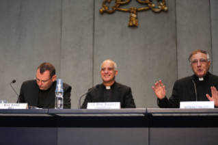 Conferenza Stampa di presentazione del Giubileo Straordinario della Misericordia