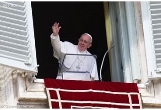 Pope Francis Regina Coeli in Saint Peter's Square