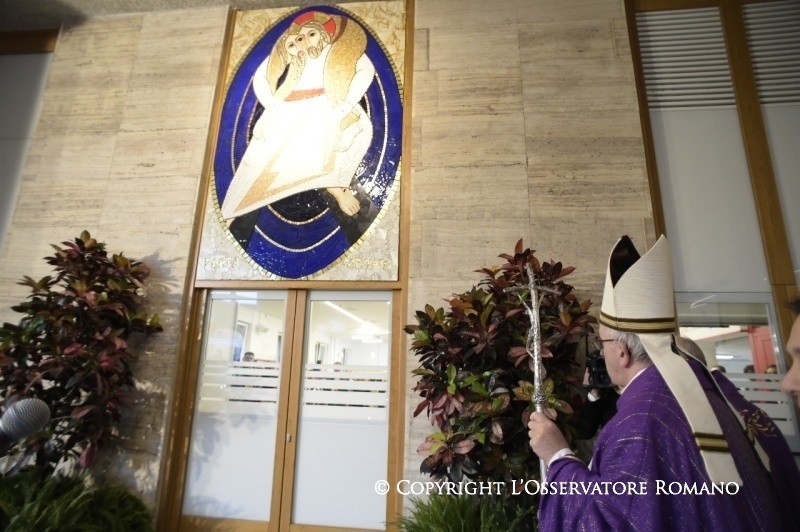 Apertura - Carità Papa Francesco